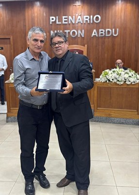 Vereador Itamar da Ambulância homenageia Luiz Carlos Santinon