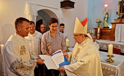 Bispo Diocesano Dom Joel Portella Amado recebe homenagem da Câmara de Areal 