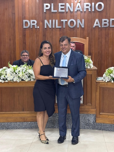 Vereador Márcio Lima homenageia Vanessa Neves Santinon