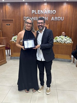 Vereador Samuel Sanseverino homenageia Érika Soares