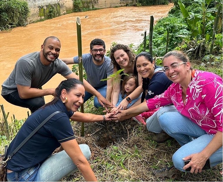 Câmara de Areal participa de campanha de reflorestamento